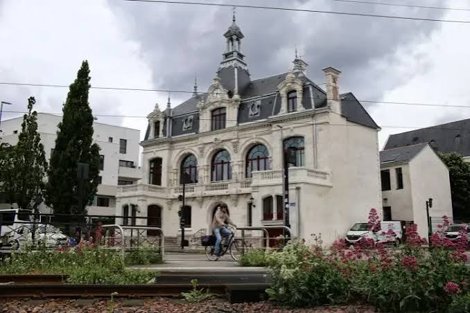Vue de Mairie de Doulon à Nantes